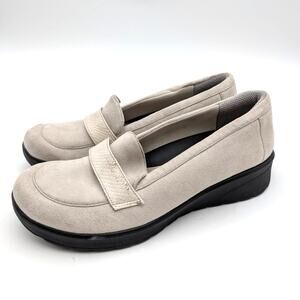 BZees Gamma 2 Slip-On Loafer Shoes Round Toe Women's Sand Size US10M EU41